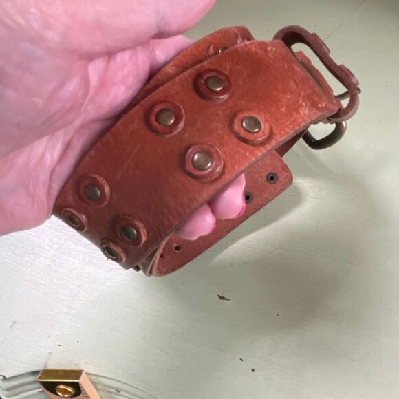 American Eagle size M brown leather belt. - Picture 2 of 11